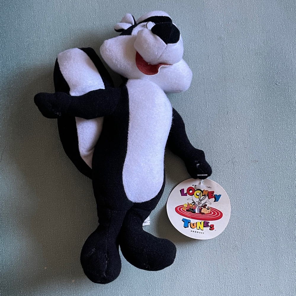 Vintage 90s Looney Tunes Pepe Le Pew 10” Plushie